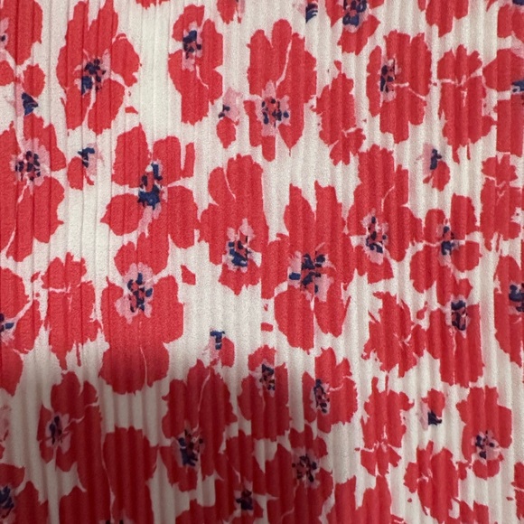 VOY Coral Pleated Floral Skirt - Picture 5 of 8